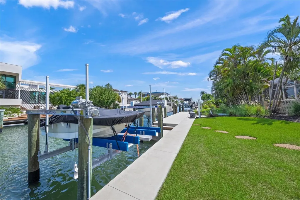 549 Halyard Lane Longboat Key FL 34228