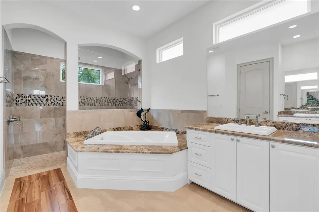 811 Birdie Way Apollo Beach FL 33572