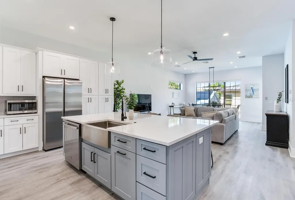 140 174th Avenue E Redington Shores FL 33708