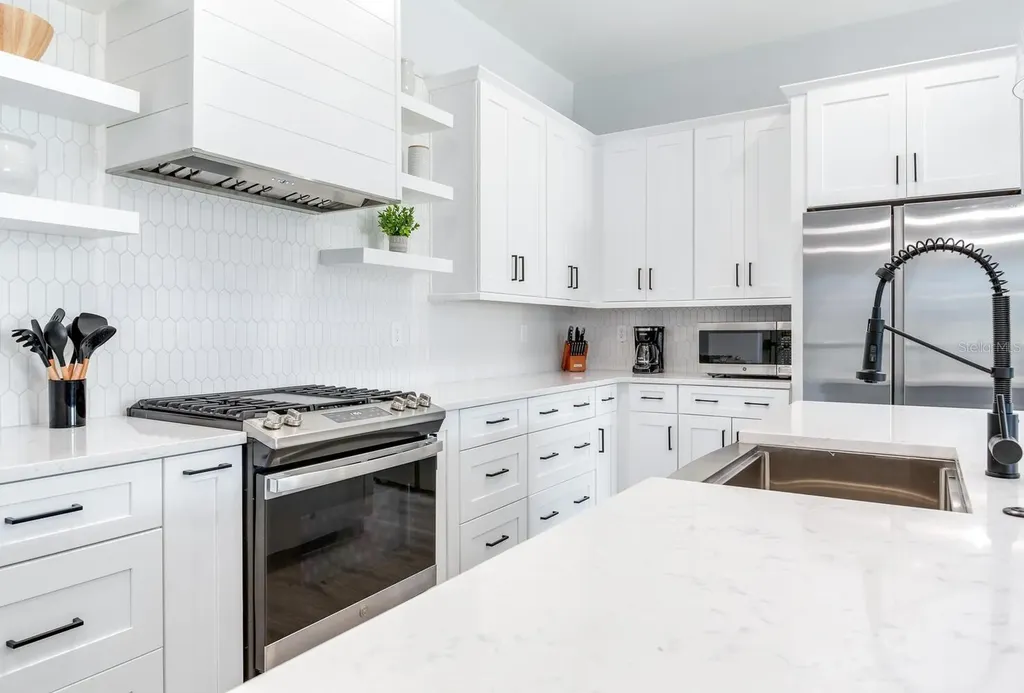 140 174th Avenue E Redington Shores FL 33708
