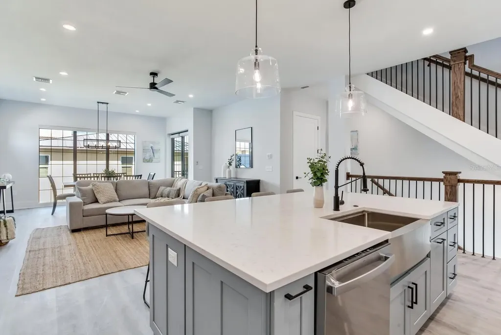 140 174th Avenue E Redington Shores FL 33708