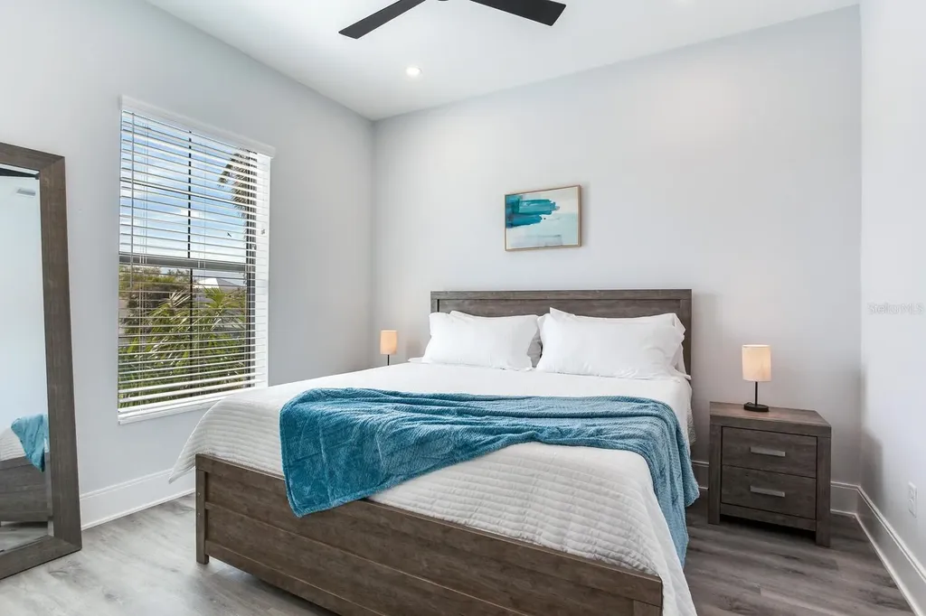 140 174th Avenue E Redington Shores FL 33708