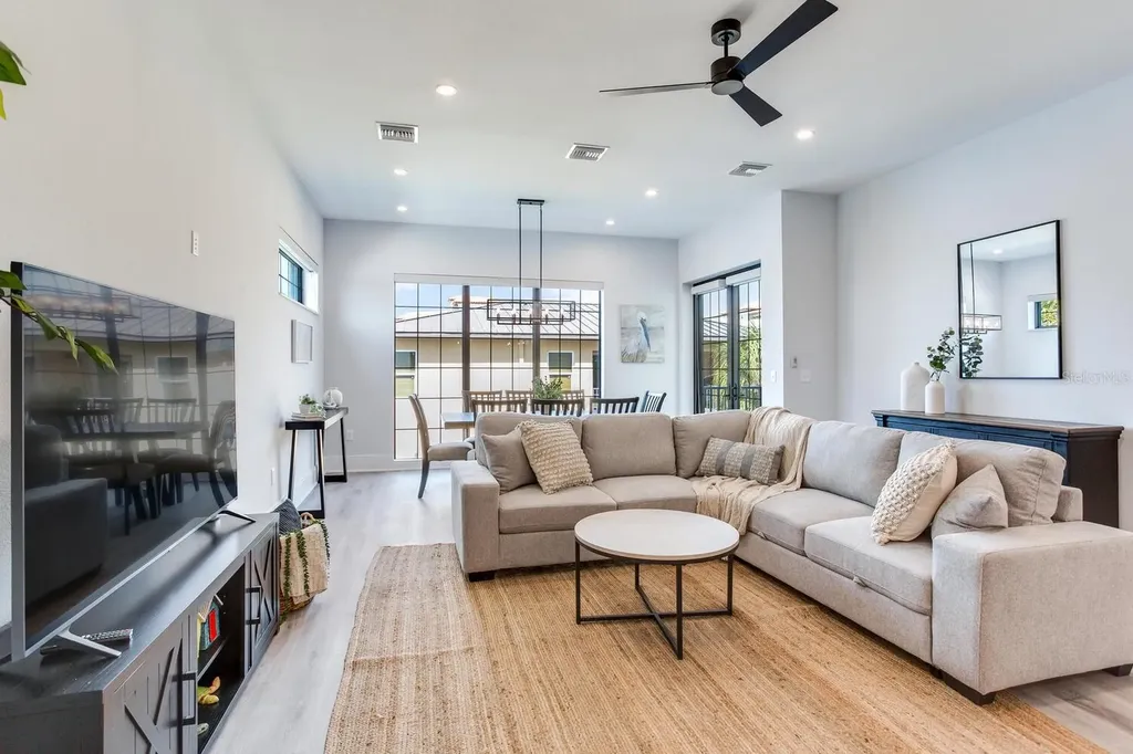 140 174th Avenue E Redington Shores FL 33708