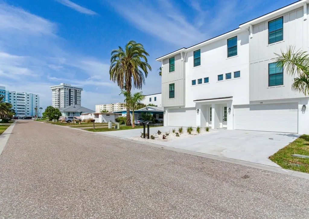 140 174th Avenue E Redington Shores FL 33708