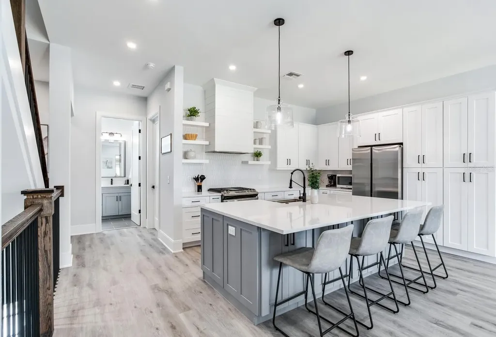 140 174th Avenue E Redington Shores FL 33708