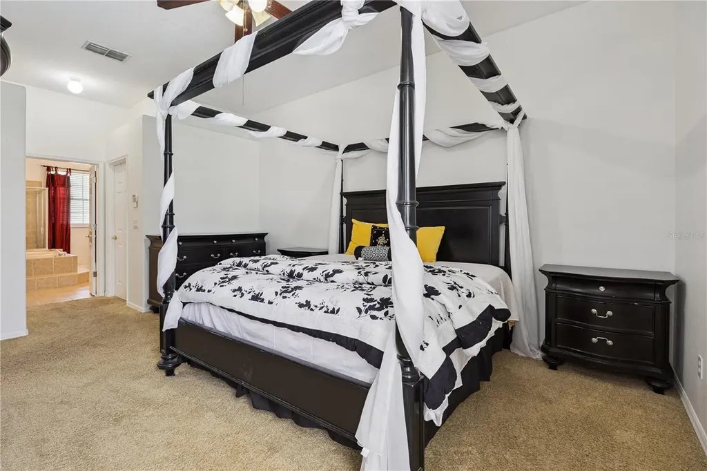 710 Regina Circle Oakland FL 34787