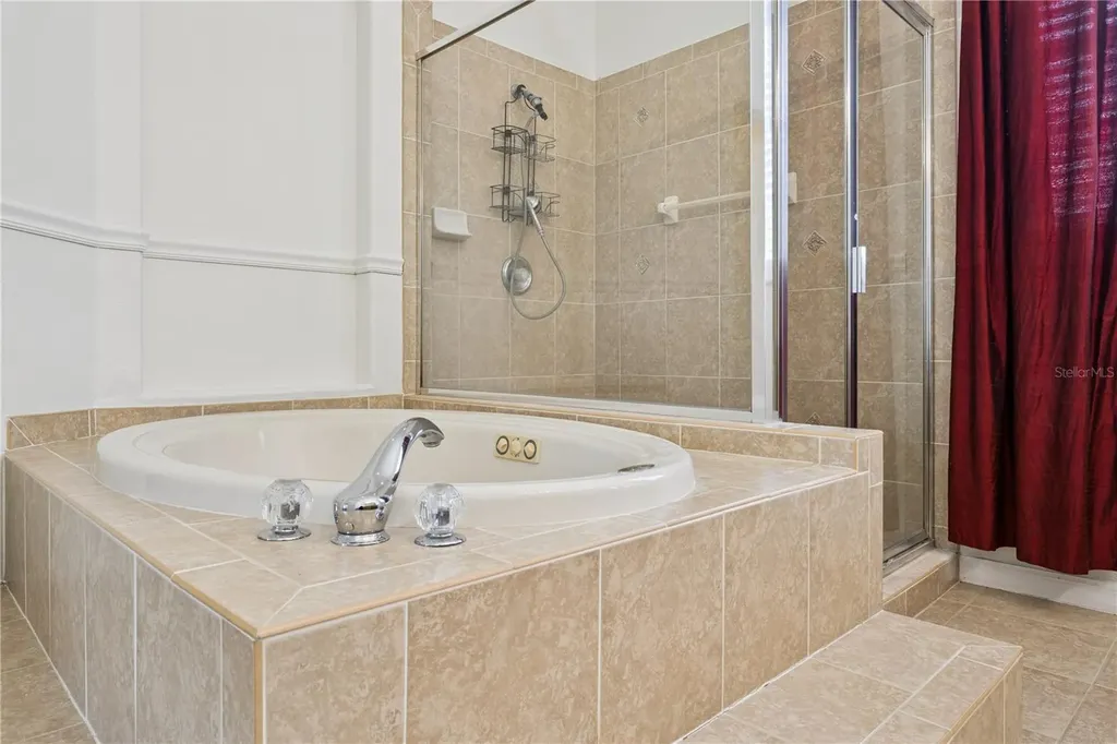 710 Regina Circle Oakland FL 34787