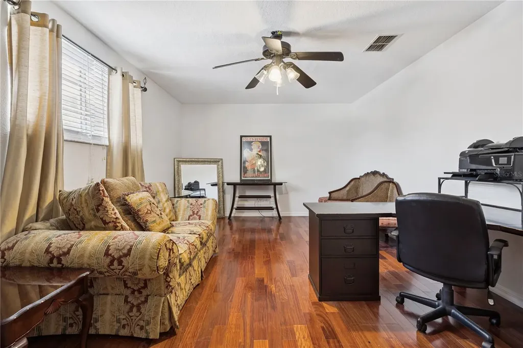 710 Regina Circle Oakland FL 34787