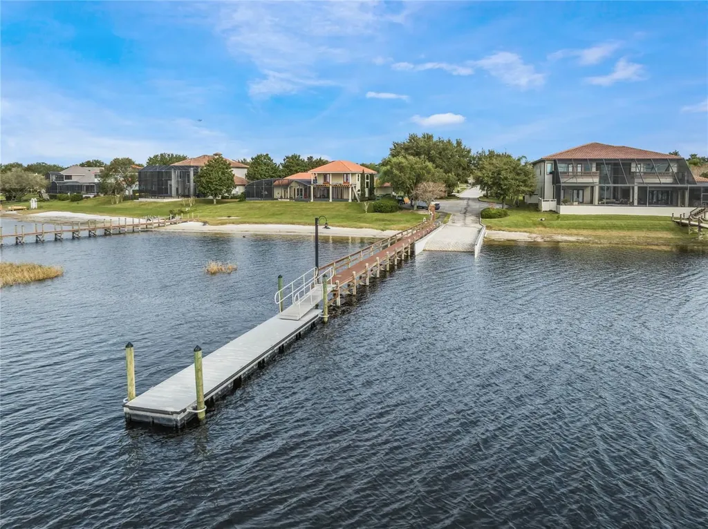 710 Regina Circle Oakland FL 34787