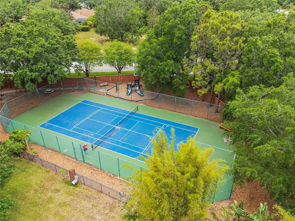 710 Regina Circle Oakland FL 34787