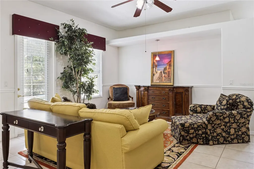 710 Regina Circle Oakland FL 34787