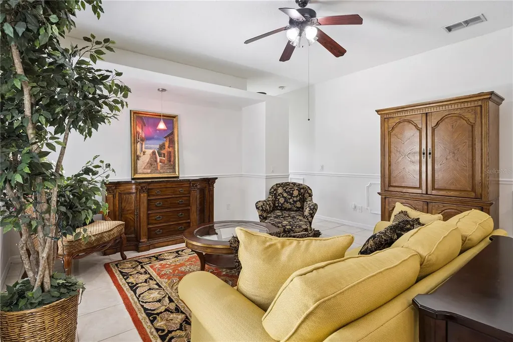 710 Regina Circle Oakland FL 34787