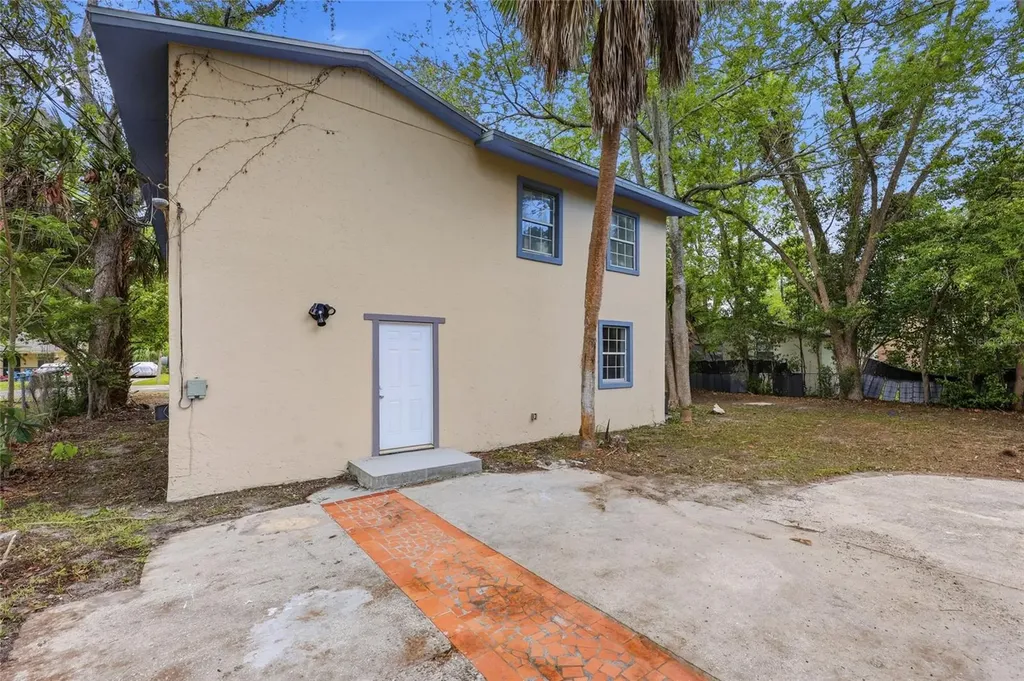 821 NE 22nd Terrace Gainesville FL 32641