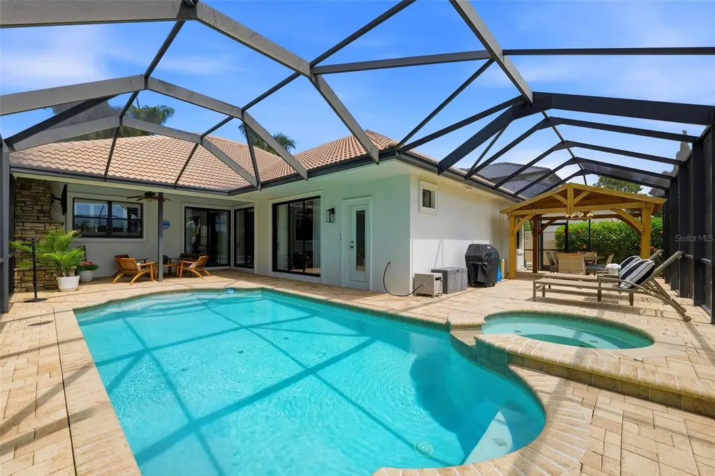 2691 Lakebreeze Lane S Clearwater FL 33759