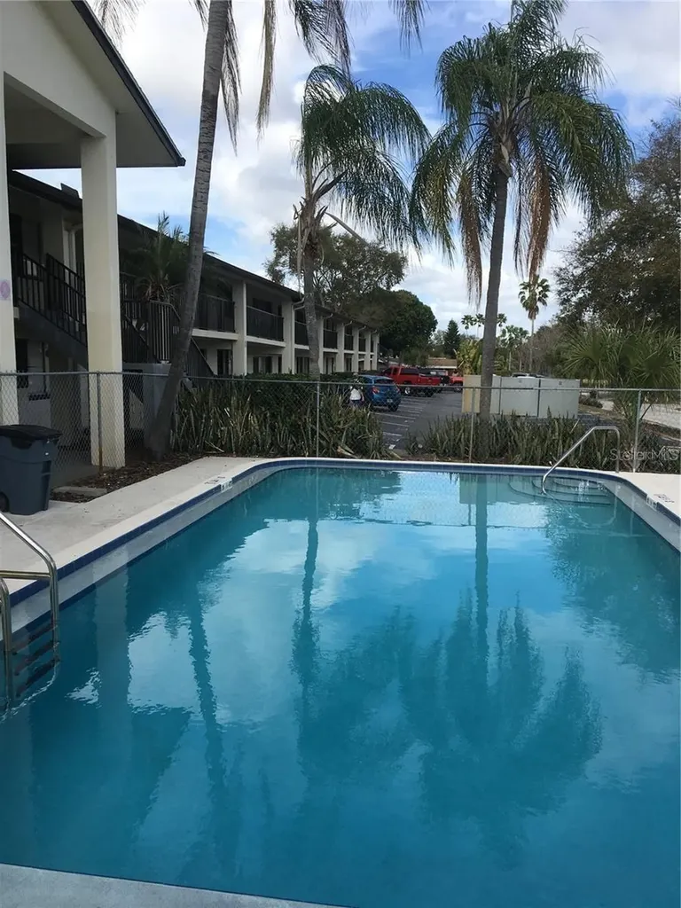 2 N Fernwood Avenue Clearwater FL 33765