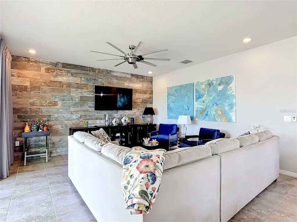 2520 Nouveau Way Kissimmee FL 34741