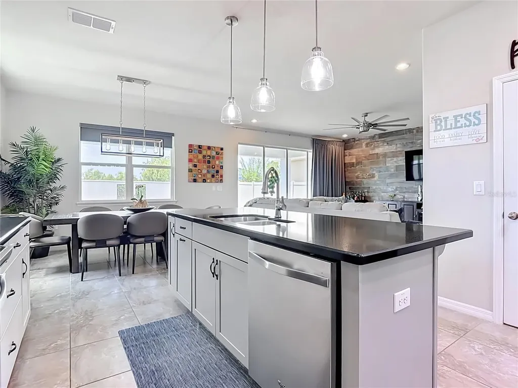 2520 Nouveau Way Kissimmee FL 34741