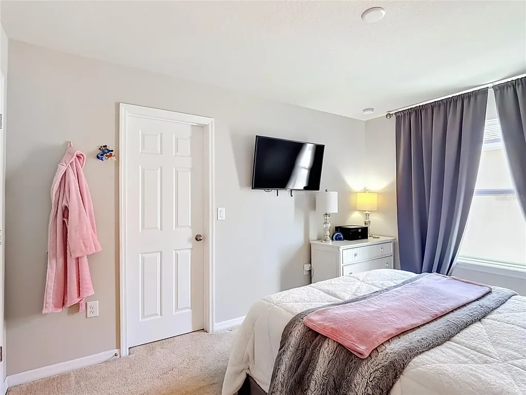 2520 Nouveau Way Kissimmee FL 34741
