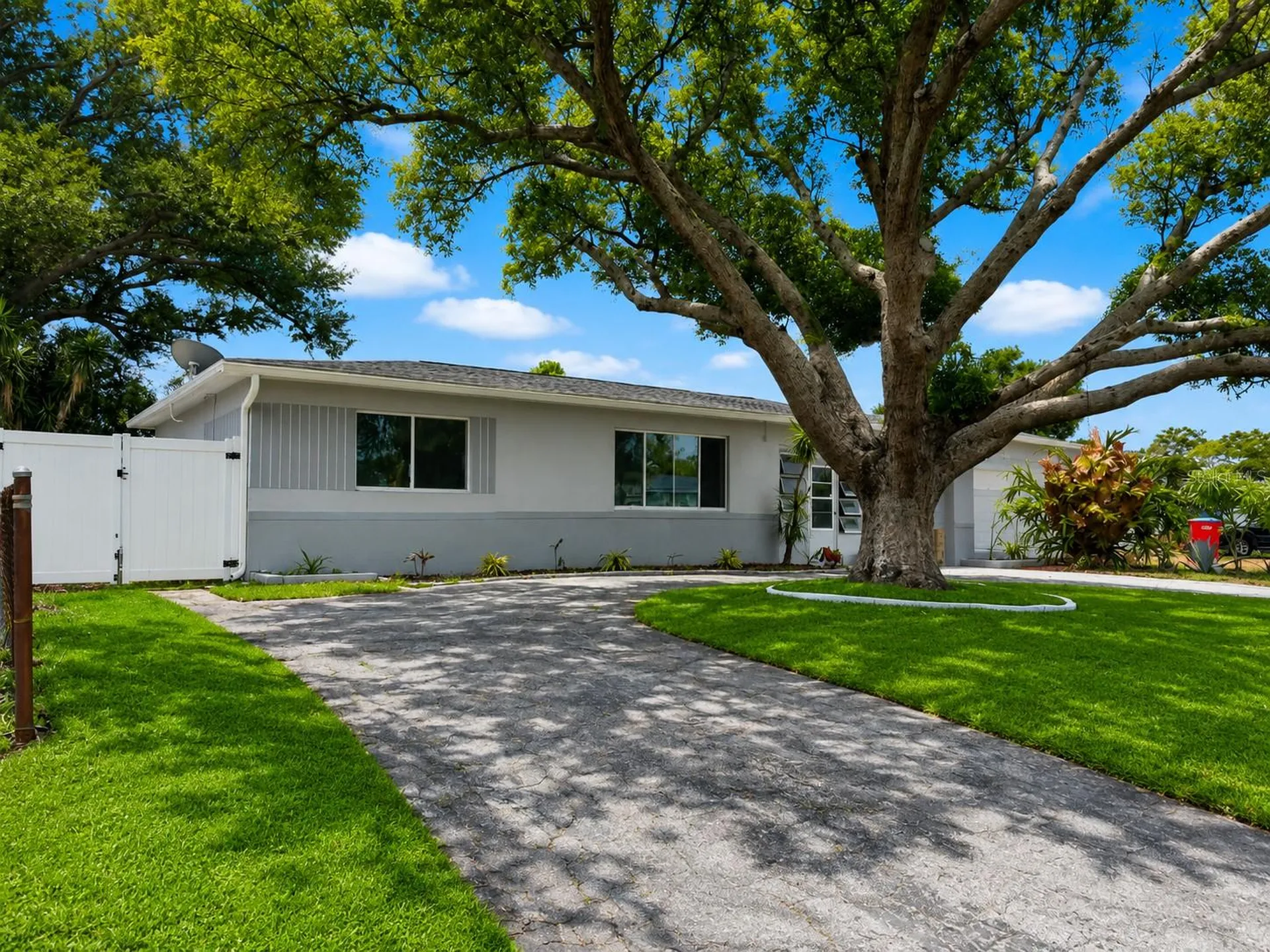 6000 42nd Avenue N St Petersburg FL 33709