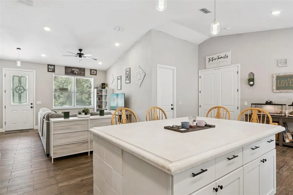 45551 Carolina Street Paisley FL 32767