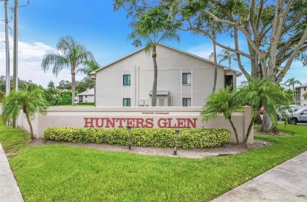 2067 Hunters Glen Drive Dunedin FL 34698