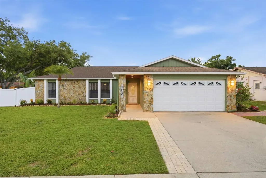 102 Peacock Circle Safety Harbor FL 34695