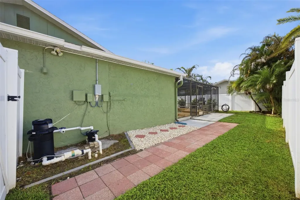 102 Peacock Circle Safety Harbor FL 34695