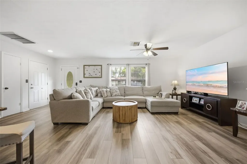 102 Peacock Circle Safety Harbor FL 34695