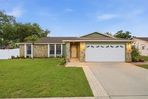 102 Peacock Circle Safety Harbor FL 34695