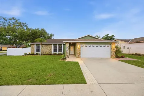 102 Peacock Circle Safety Harbor FL 34695