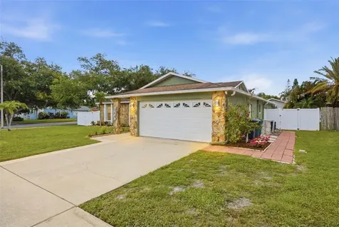 102 Peacock Circle Safety Harbor FL 34695