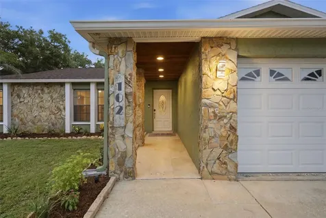 102 Peacock Circle Safety Harbor FL 34695