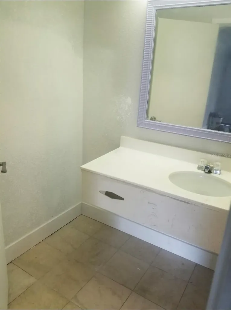 7150 N Tamiami Trail Sarasota FL 34243