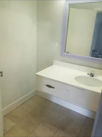 7150 N Tamiami Trail Sarasota FL 34243