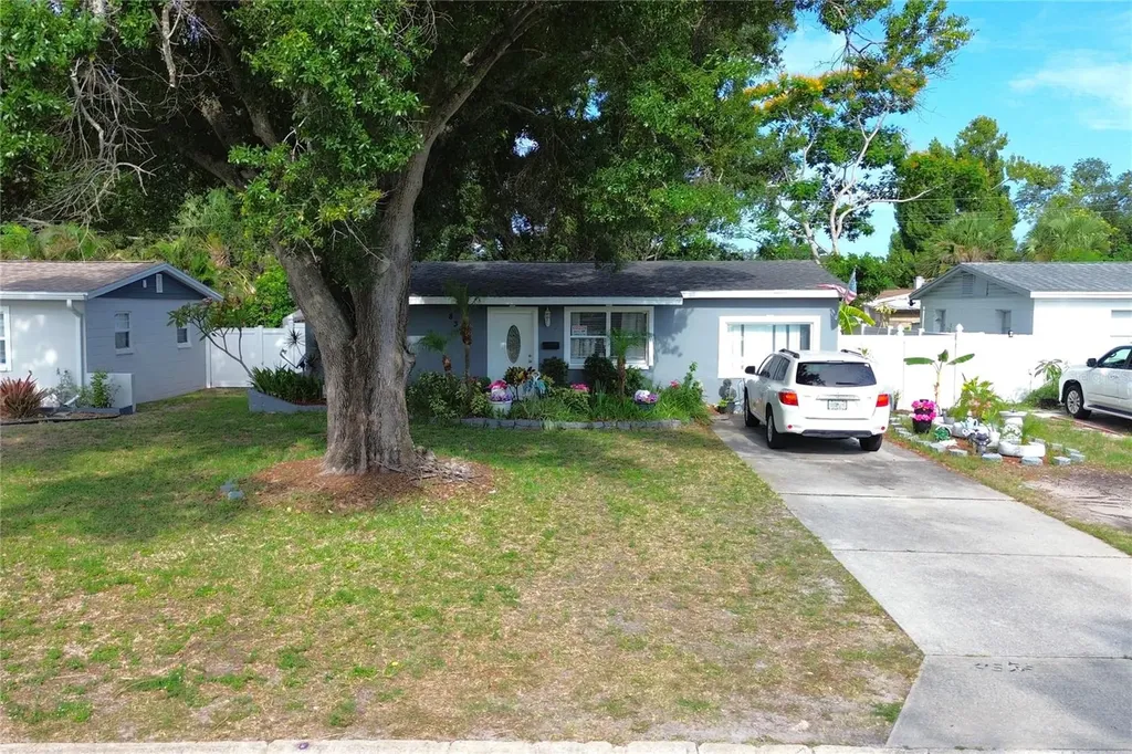 8370 52nd Way N Pinellas Park FL 33781