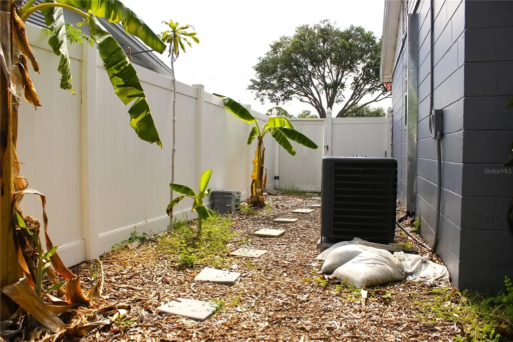 8370 52nd Way N Pinellas Park FL 33781