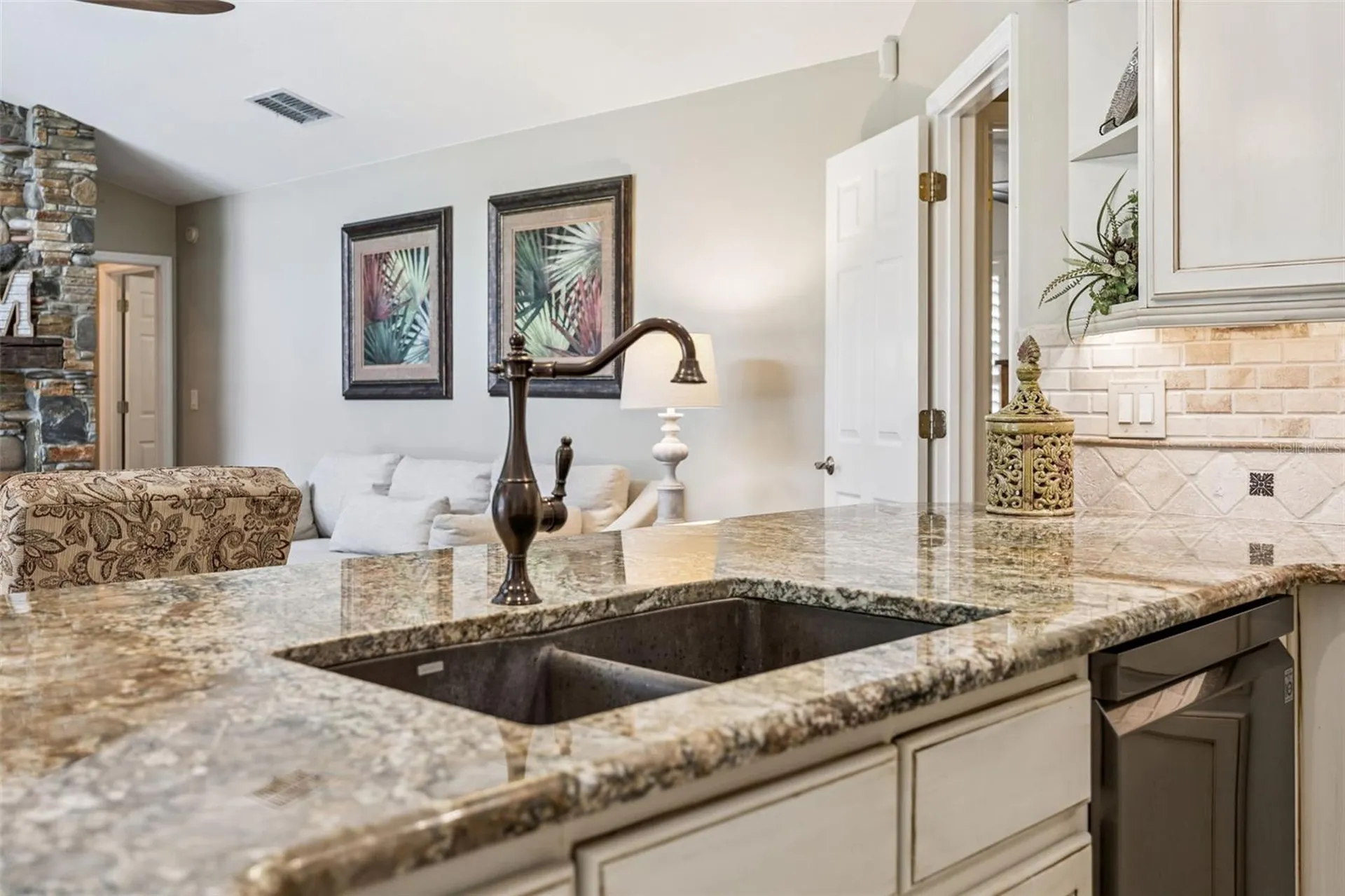 1056 New Castle Lane Oviedo FL 32765
