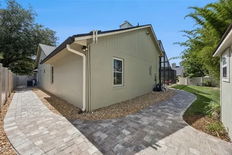 1056 New Castle Lane Oviedo FL 32765