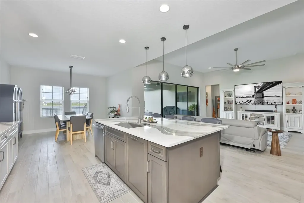 5379 Everlong Drive Apollo Beach FL 33572