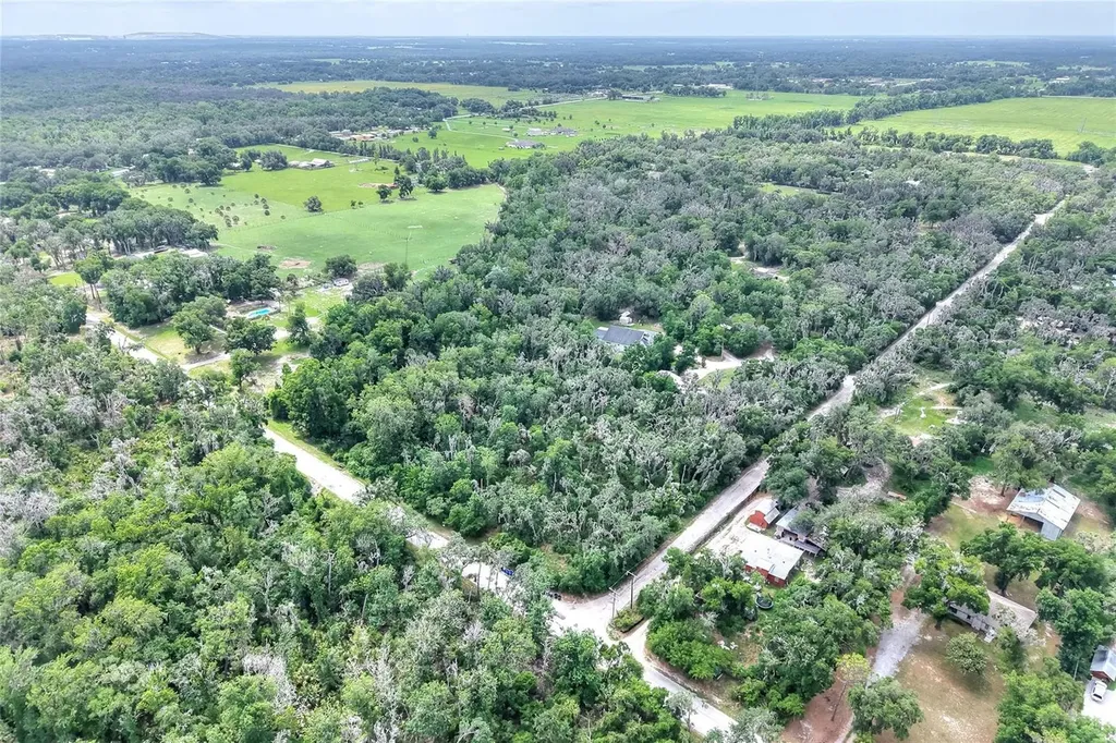600 Thompson Road Lithia FL 33547