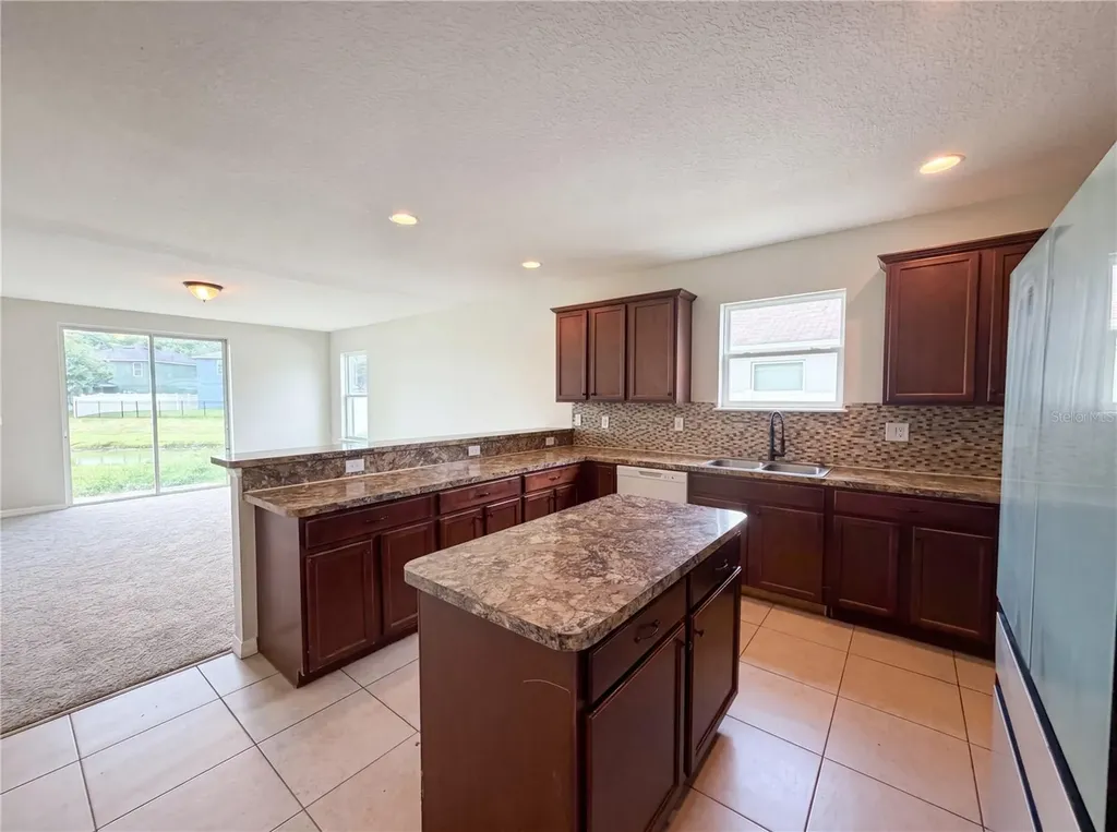 4876 Grassy Knoll Drive Tavares FL 32778