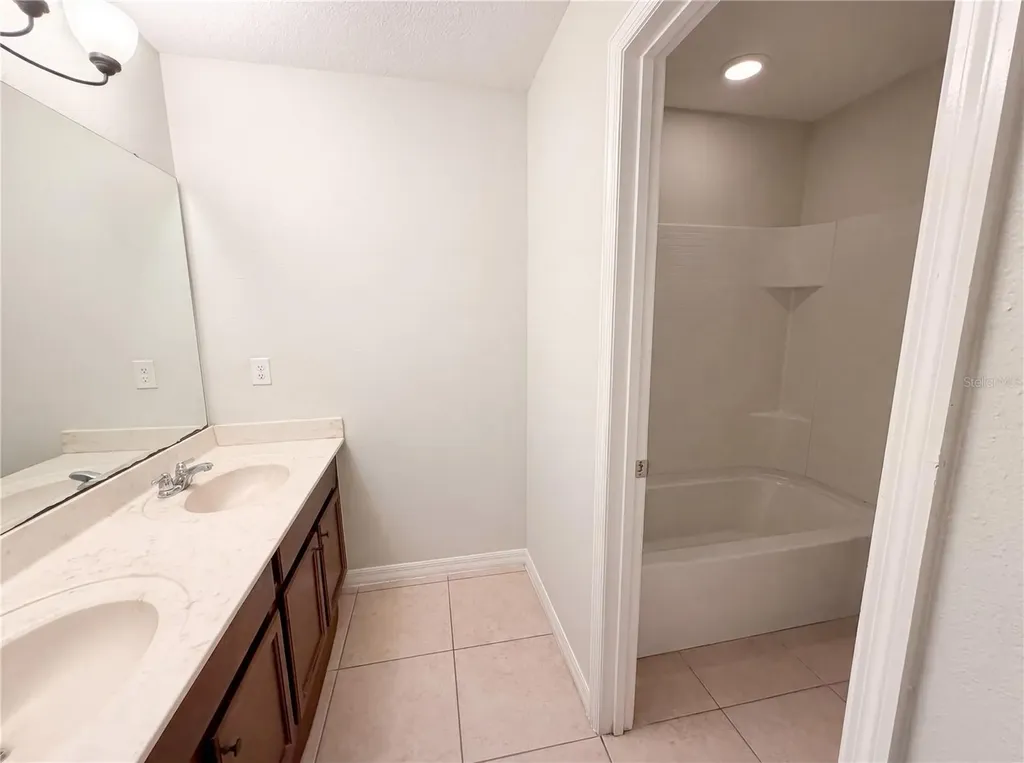 4876 Grassy Knoll Drive Tavares FL 32778