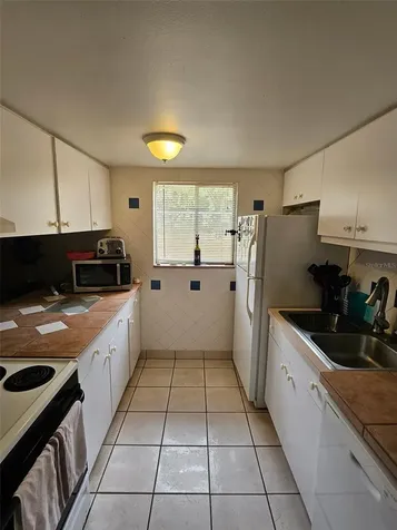 2613 Pine Lake Terrace Sarasota FL 34237
