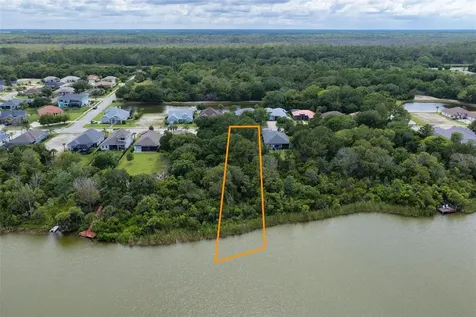 18 N Lakewalk Drive Palm Coast FL 32137