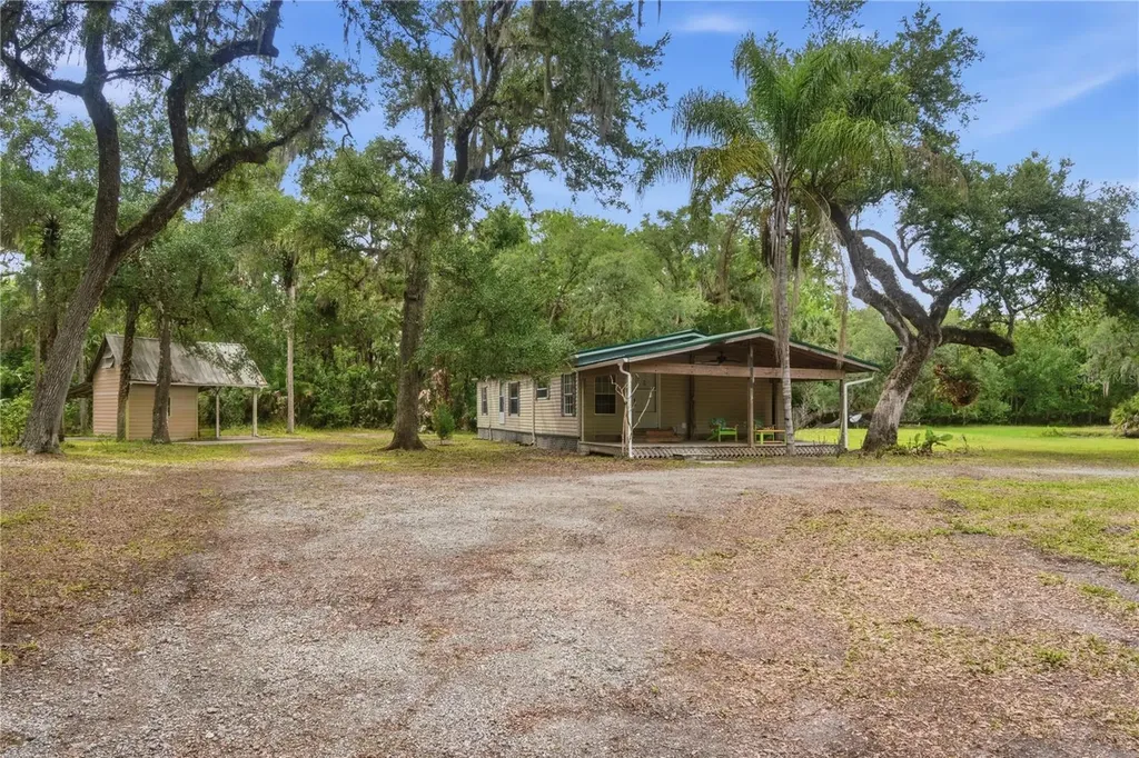 1900 Retreat Road Geneva FL 32732