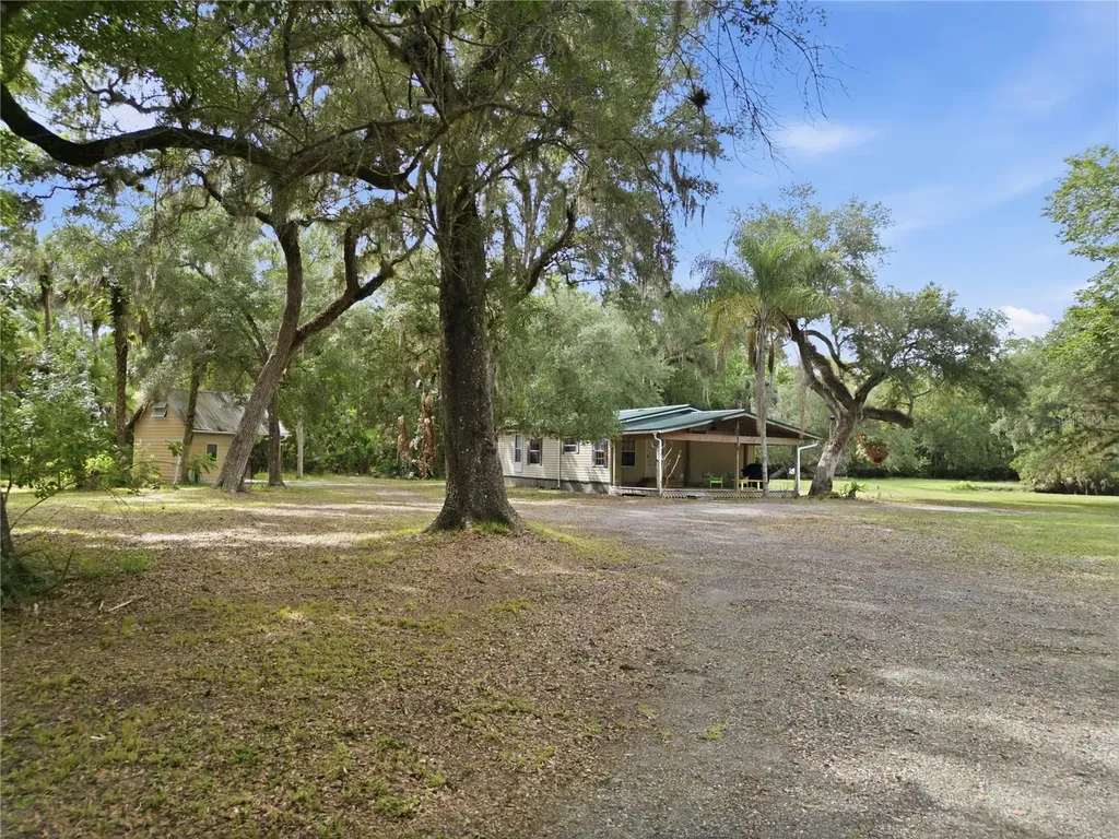 1900 Retreat Road Geneva FL 32732