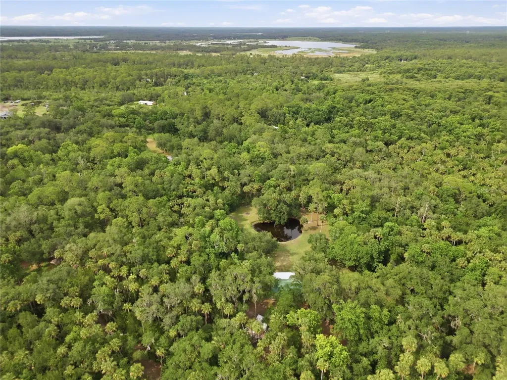 1900 Retreat Road Geneva FL 32732