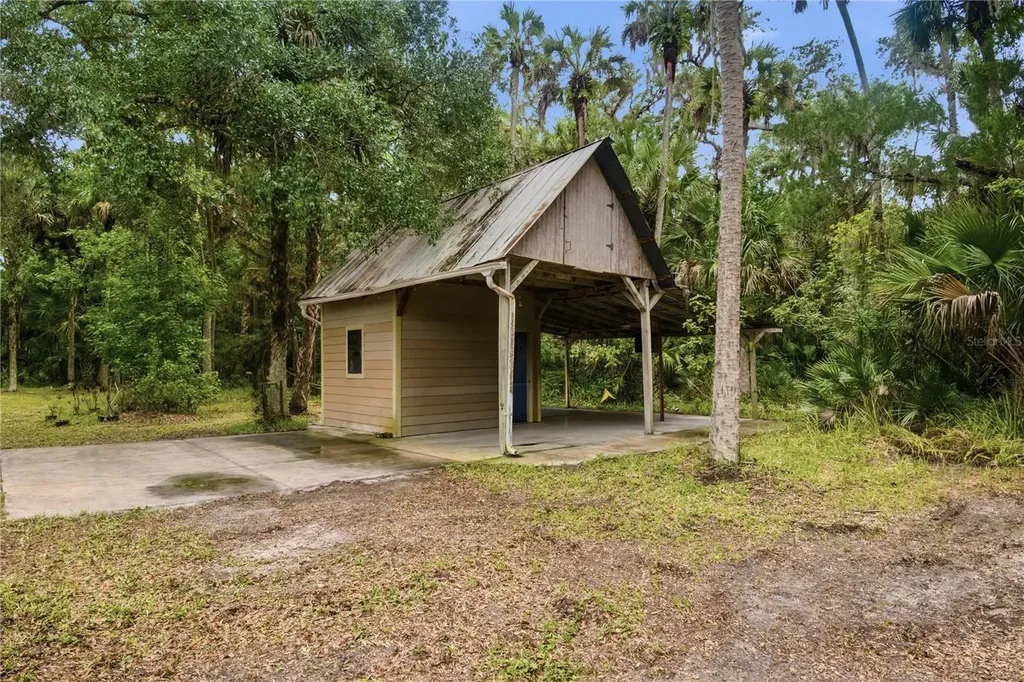 1900 Retreat Road Geneva FL 32732