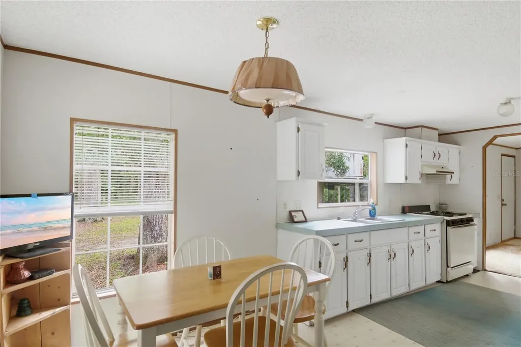1900 Retreat Road Geneva FL 32732