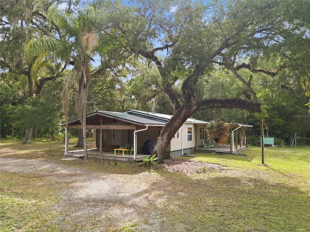 1900 Retreat Road Geneva FL 32732